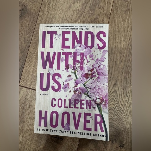 Colleen Hoover Book Set Bundle - It Ends With Us & It Starts With Us - Picture 9 of 15